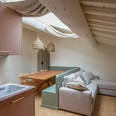 Cozy Nest Near The Old Port Appartamento